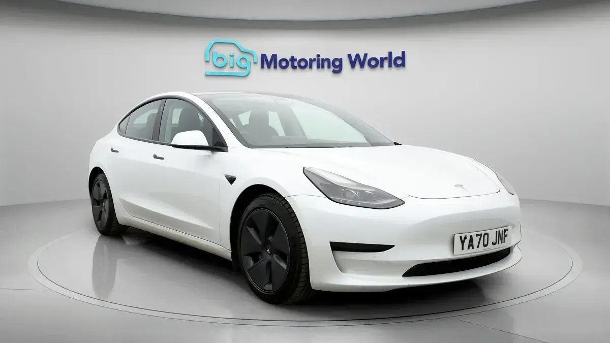 Used Tesla Model 3 Standard Range Plus 222 kW (302 HP) 2021 Sedan