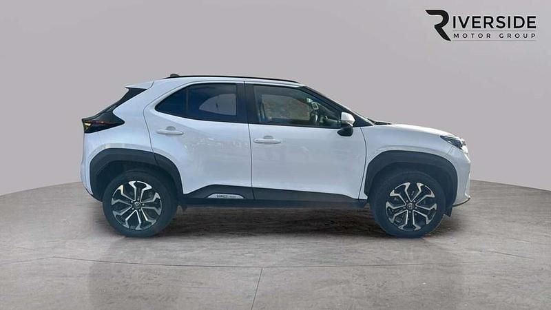 Used Toyota Yaris Cross Design 113 HP (83 kW) 2023 White SUV