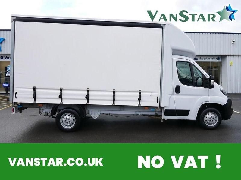 Used Peugeot Boxer 165 HP (121 kW) 2024 White Van