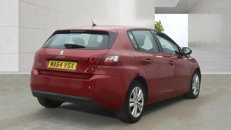 Used Peugeot 308 Active 100 HP (73 kW) 2014 Red Hatchback
