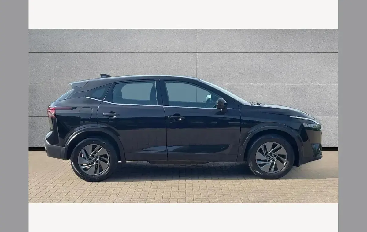 Used Nissan Qashqai Acenta Premium 138 HP (101 kW) 2022 Black SUV