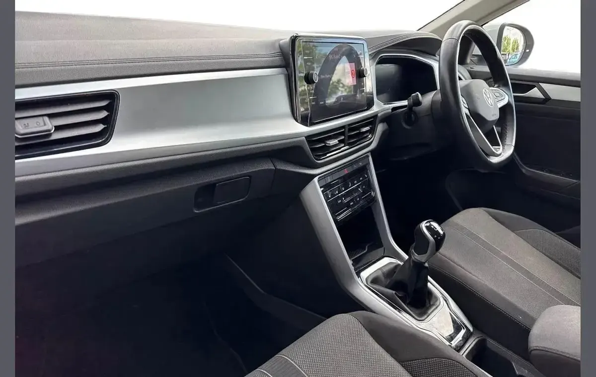 Used VW T-Roc Life 110 HP (80 kW) 2023 White SUV