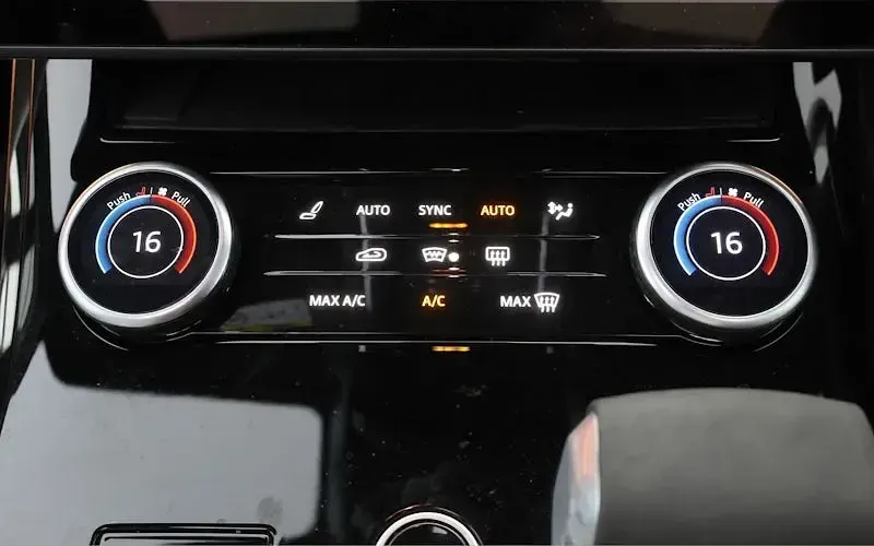Used Land Rover Range Rover Sport SE Dynamic 300 HP (220 kW) 2023 Grey SUV