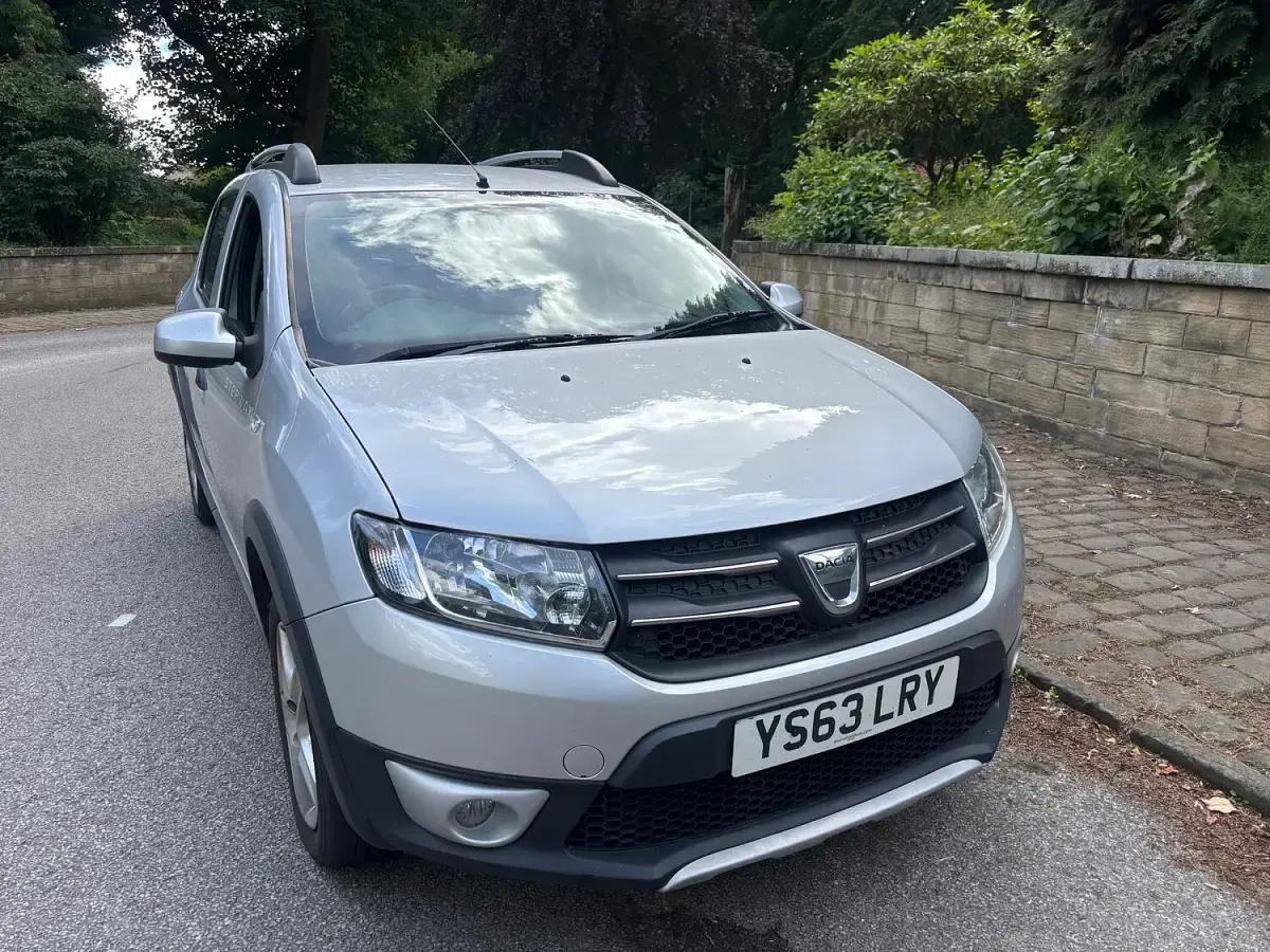 Used Dacia Sandero Lauréate 90 HP (66 kW) 2013 Silver Hatchback