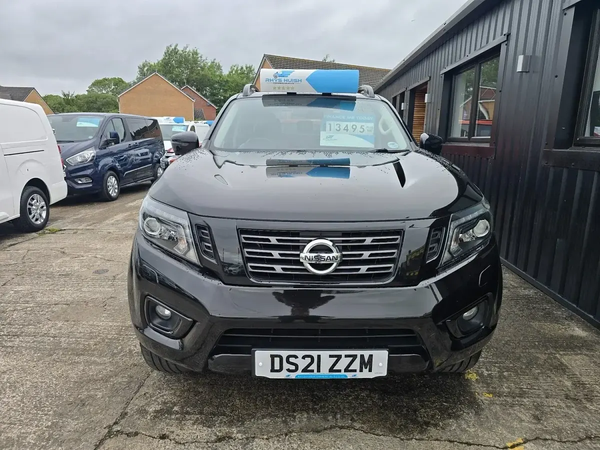 Used Nissan Navara N-Guard 190 HP (139 kW) 2021 Black Pickup