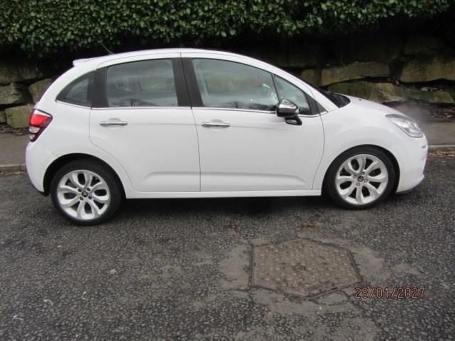 Used Citroën C3 SELECTION 82 HP (60 kW) 2013 White Hatchback