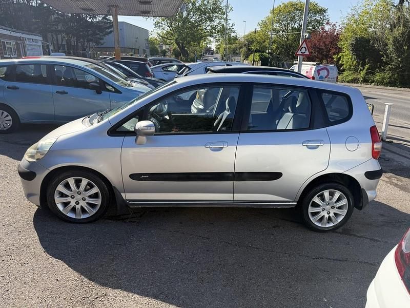 Begagnad Honda Jazz SE 82 HK (60 kW) 2008 Silver Halvkombi