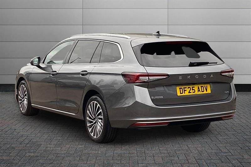 Used Skoda Superb 193 HP (141 kW) 2025 Graphite grey Estate