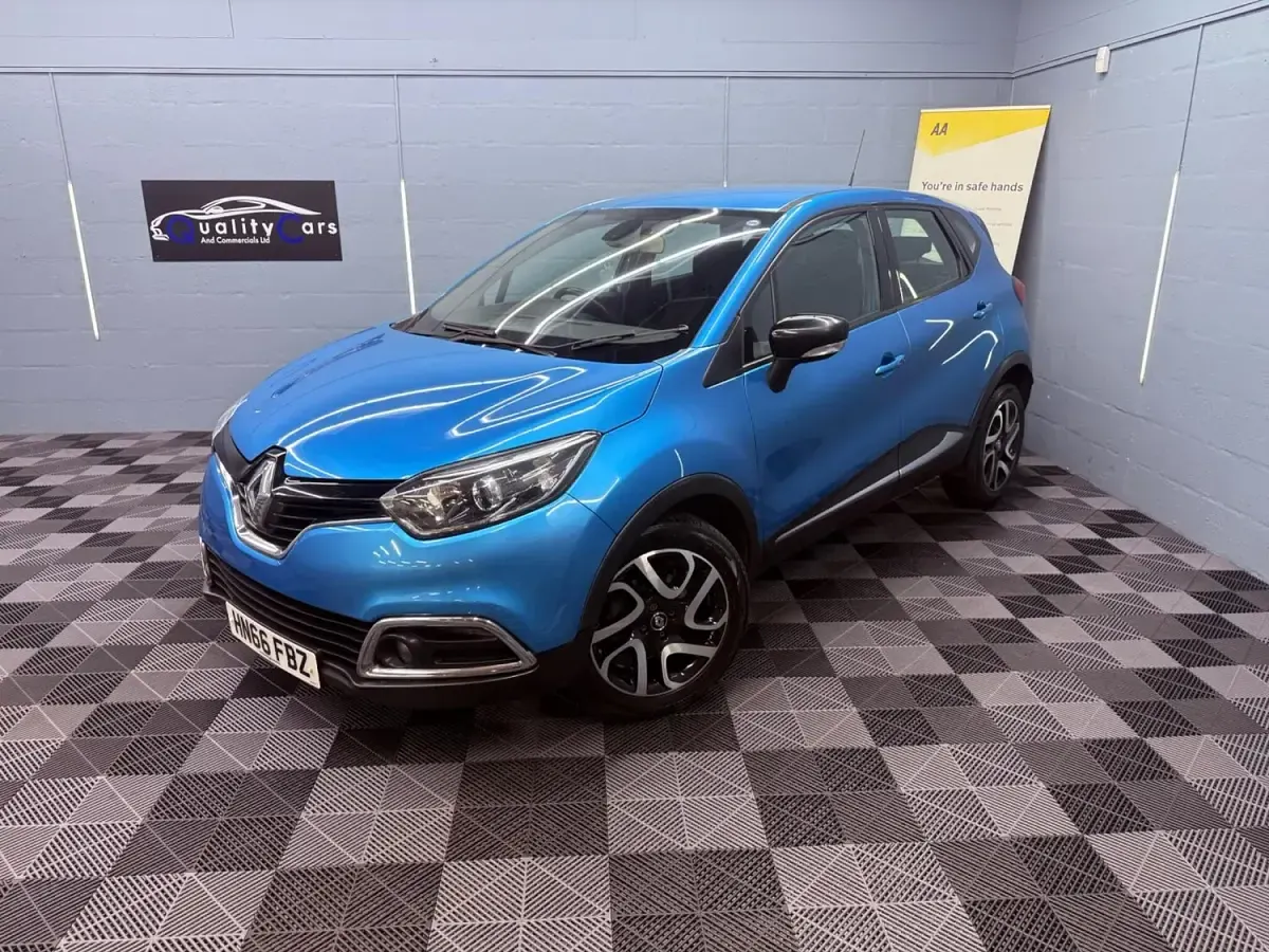 Used Renault Captur Dynamique 90 HP (66 kW) 2017 Blue SUV