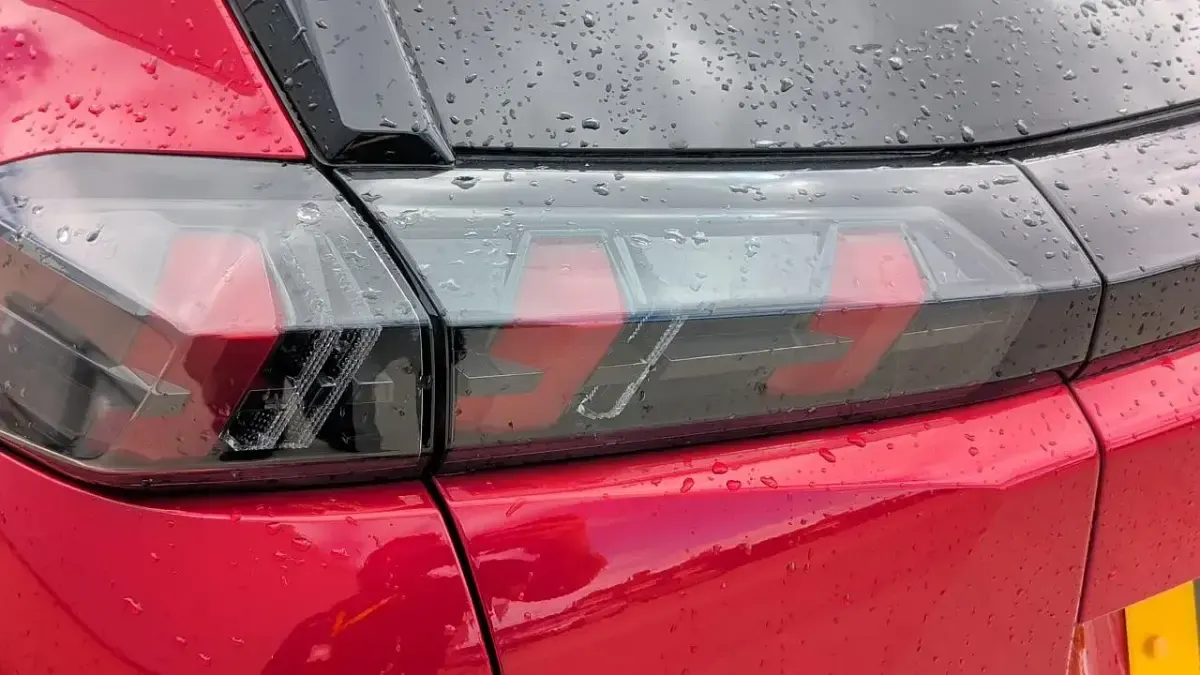 Used Peugeot 2008 Allure Premium 100 HP (73 kW) 2021 Red SUV