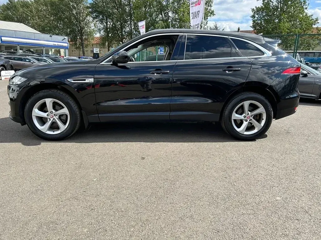 Used Jaguar F-Pace Portfolio 178 HP (130 kW) 2017 Black SUV