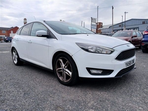 White Used 2015 Ford Focus Zetec Hatchback | £3,795 (Good price) - Image 1/1