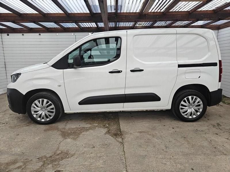 Used Peugeot Partner 131 HP (96 kW) 2021 White MPV