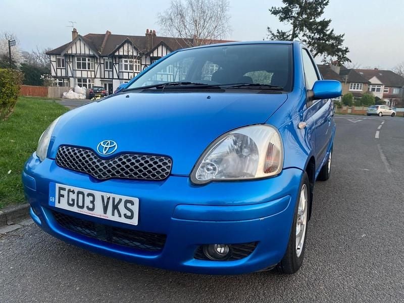 Used Toyota Yaris 2003 Blue Hatchback