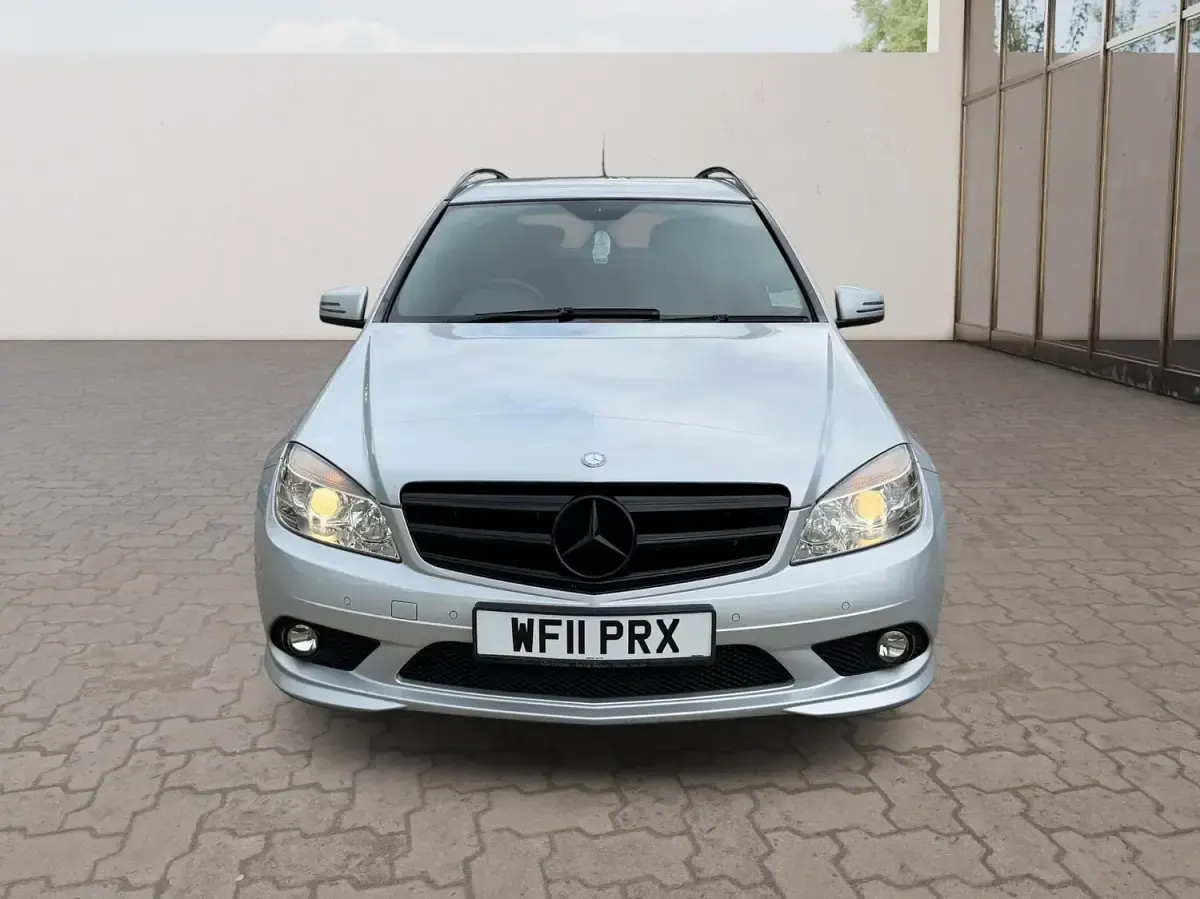 Used Mercedes C180 2011 Silver Estate