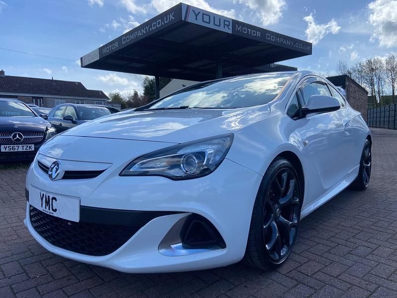 Usado Vauxhall Astra GTC 280 HP (205 kW) 2015 Branco Citadino