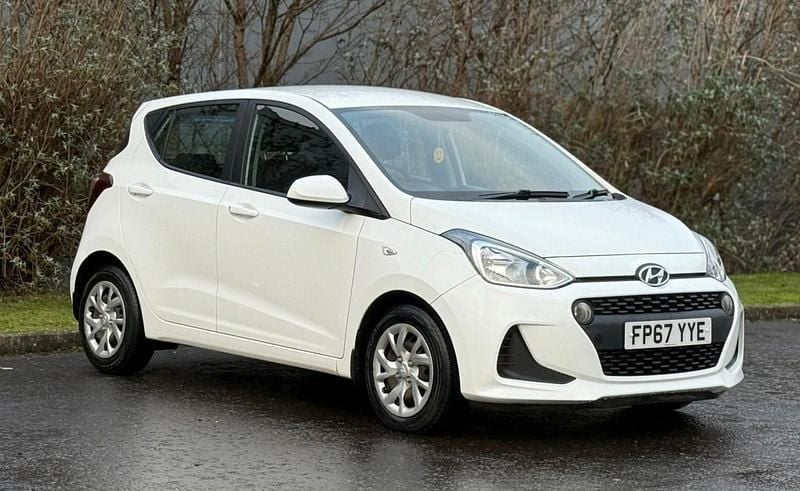 White Used 2017 Hyundai i10 SE Hatchback | £4,998 (Good price) - Image 1/4