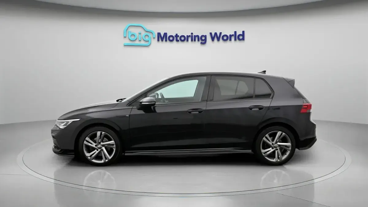 Used VW Golf VIII R-line 148 HP (108 kW) 2020