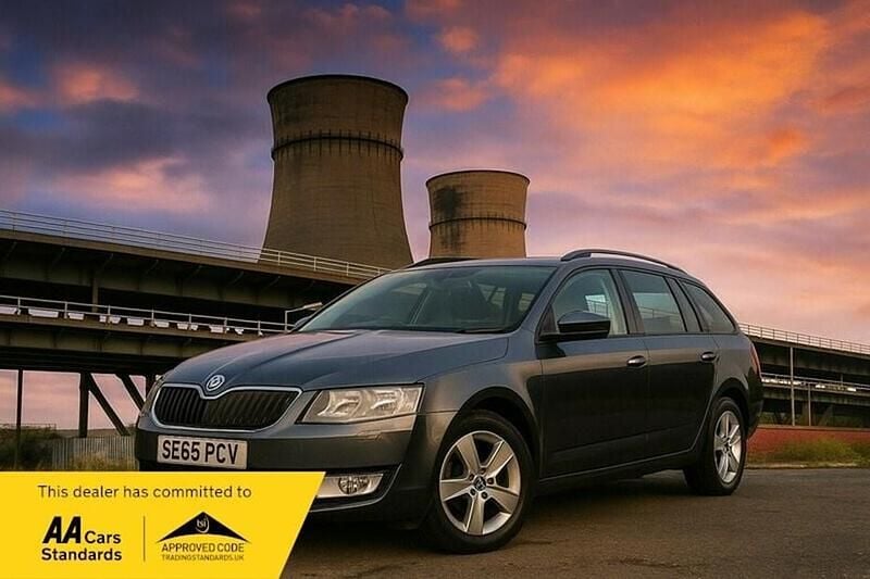 Black Used 2016 Skoda Octavia SE Estate | £5,290 (Good price) - Image 1/1
