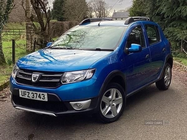 Used Dacia Sandero Lauréate 2014 Blue Hatchback