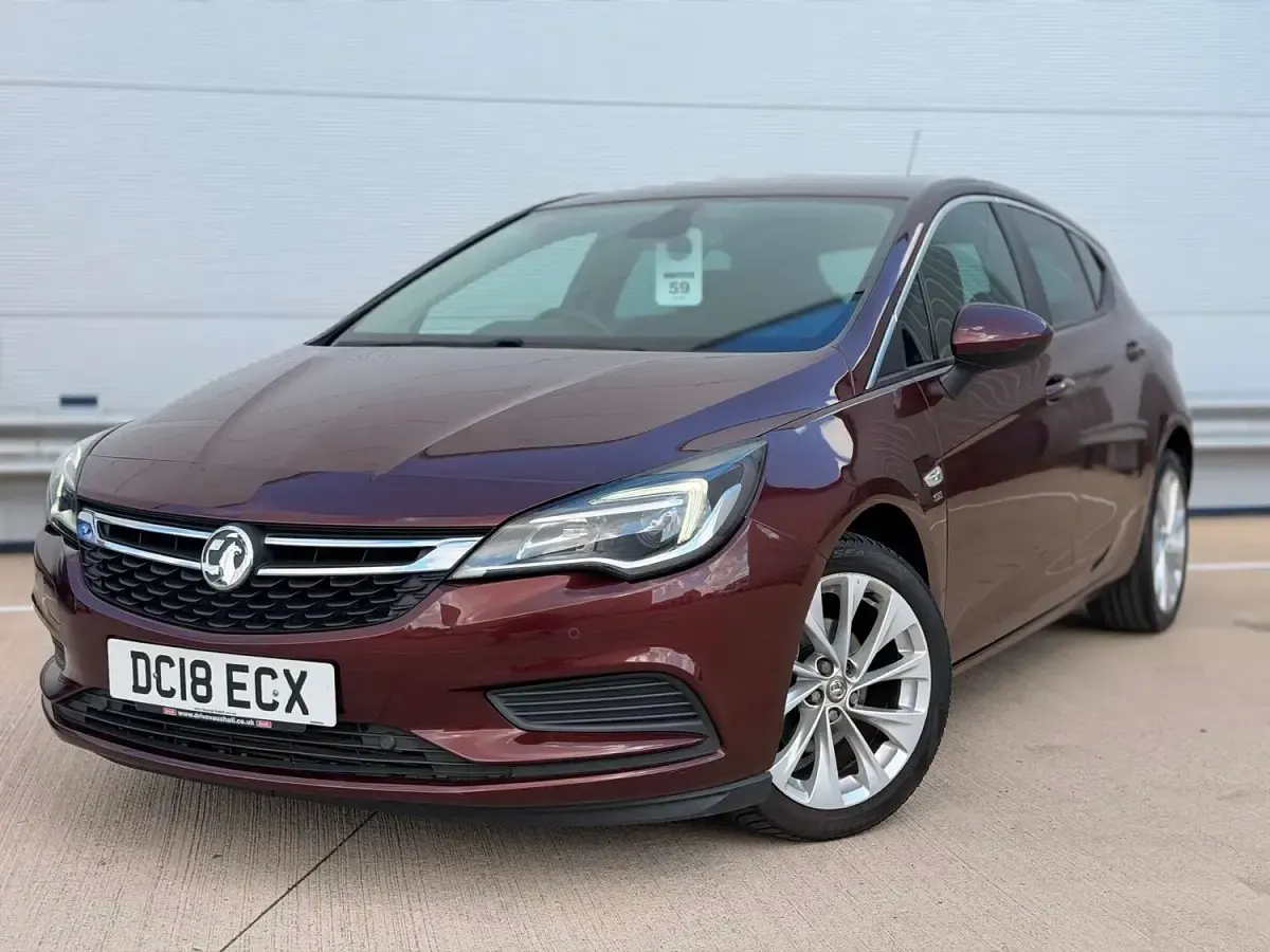 Used Vauxhall Astra 150 HP (110 kW) 2018 Red Hatchback