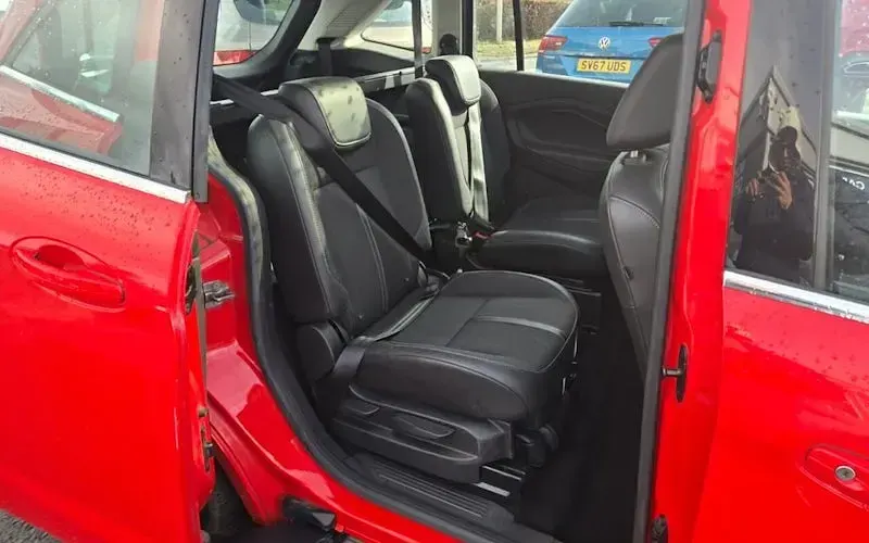 Used Ford Grand C-Max Titanium X 120 HP (88 kW) 2018 Red MPV