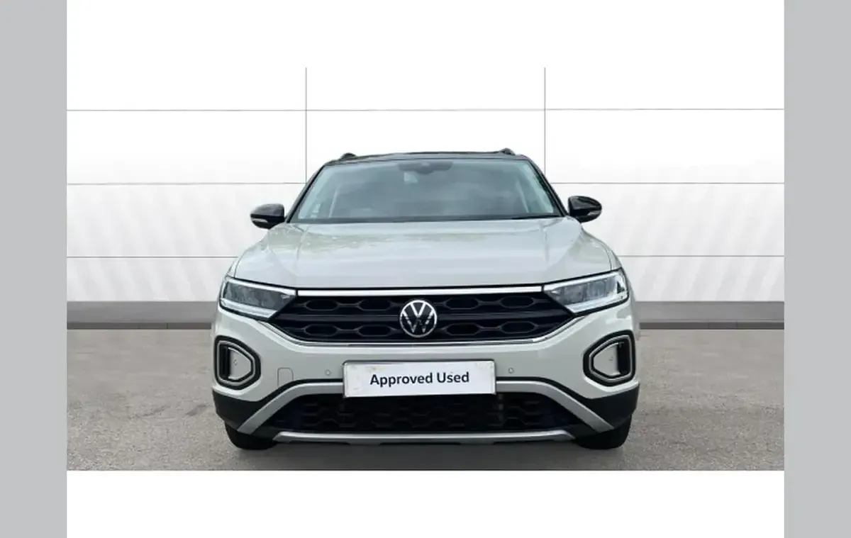 Used VW T-Roc Life 150 HP (110 kW) 2023 Grey SUV