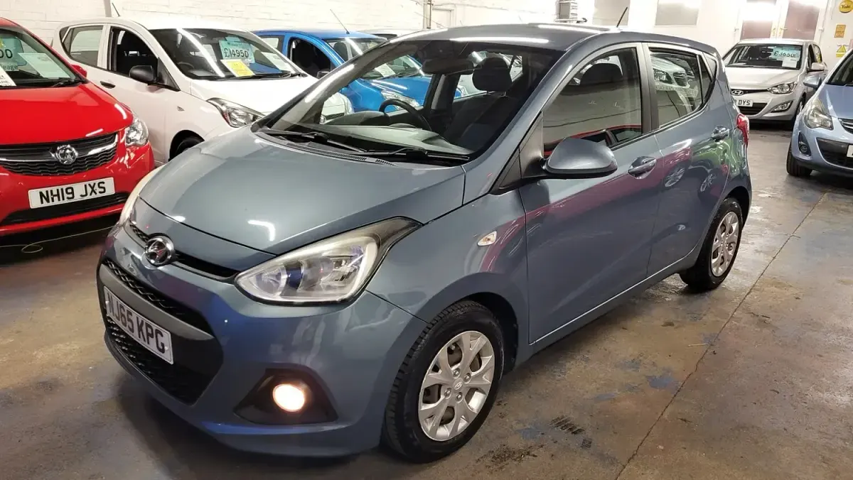 Used Hyundai i10 SE 65 HP (47 kW) 2015 Blue Hatchback