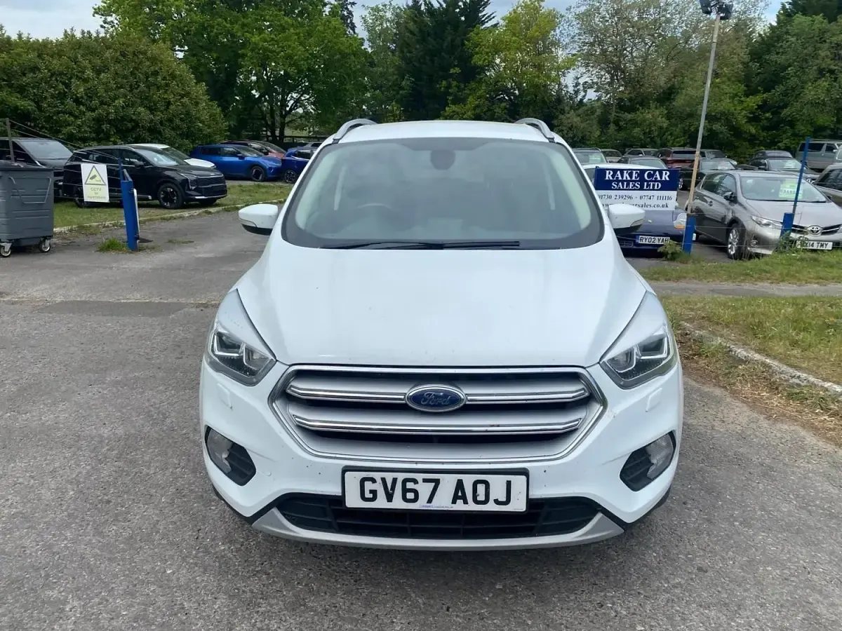 Używany Ford Kuga Titanium 120 KM (88 kW) 2017 Biały SUV