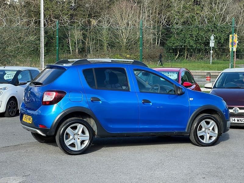 Gebraucht Dacia Sandero Ambiance 90 PS (66 kW) 2015 Blau Kleinwagen