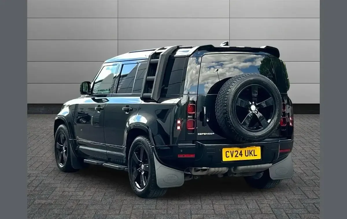 Used Land Rover Defender 245 HP (180 kW) 2024 Black SUV
