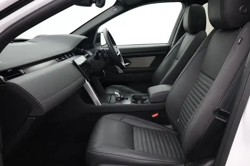 Used Land Rover Discovery Sport HSE Dynamic 204 HP (150 kW) 2025 White SUV