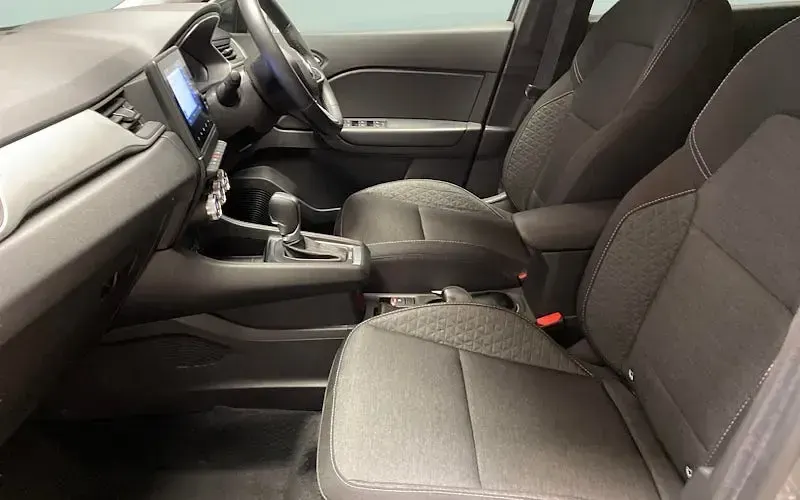 Begagnad Renault Captur Iconic 145 HK (106 kW) 2022 Grå SUV