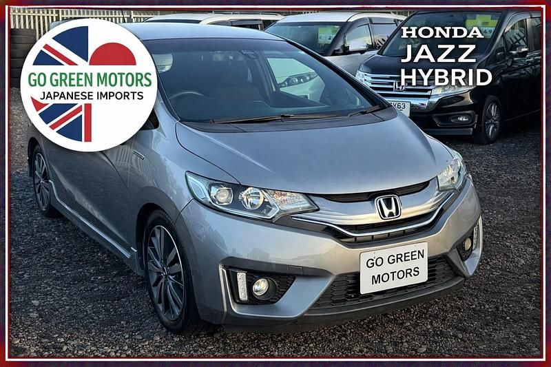 Used Honda Fit Hybrid 137 HP (100 kW) 2015 Sliver Hatchback