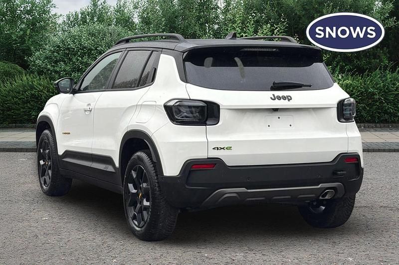 New Jeep Avenger North 2026 Snow with volcano black roof SUV