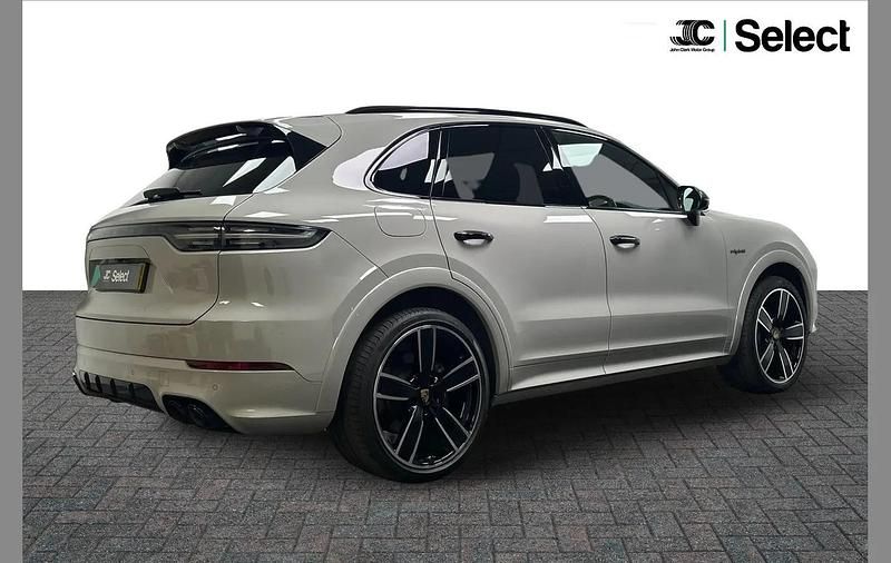 Used Porsche Cayenne Platinum Edition 456 HP (335 kW) 2022 Grey SUV