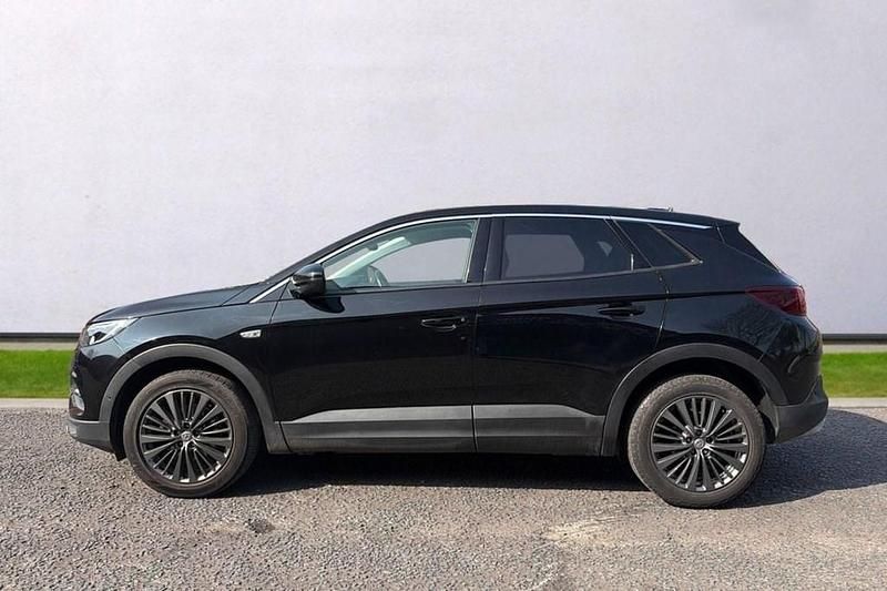 Used Vauxhall Grandland X Sport 130 HP (95 kW) 2018 Black SUV