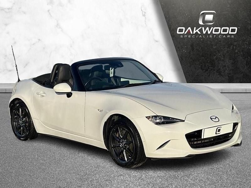 Used Mazda MX5 Inclusive 132 HP (97 kW) 2019 White Cabriolet