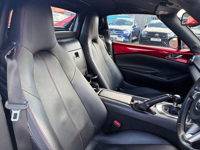 Used Mazda MX5 Inclusive 158 HP (116 kW) 2018 Red Cabriolet