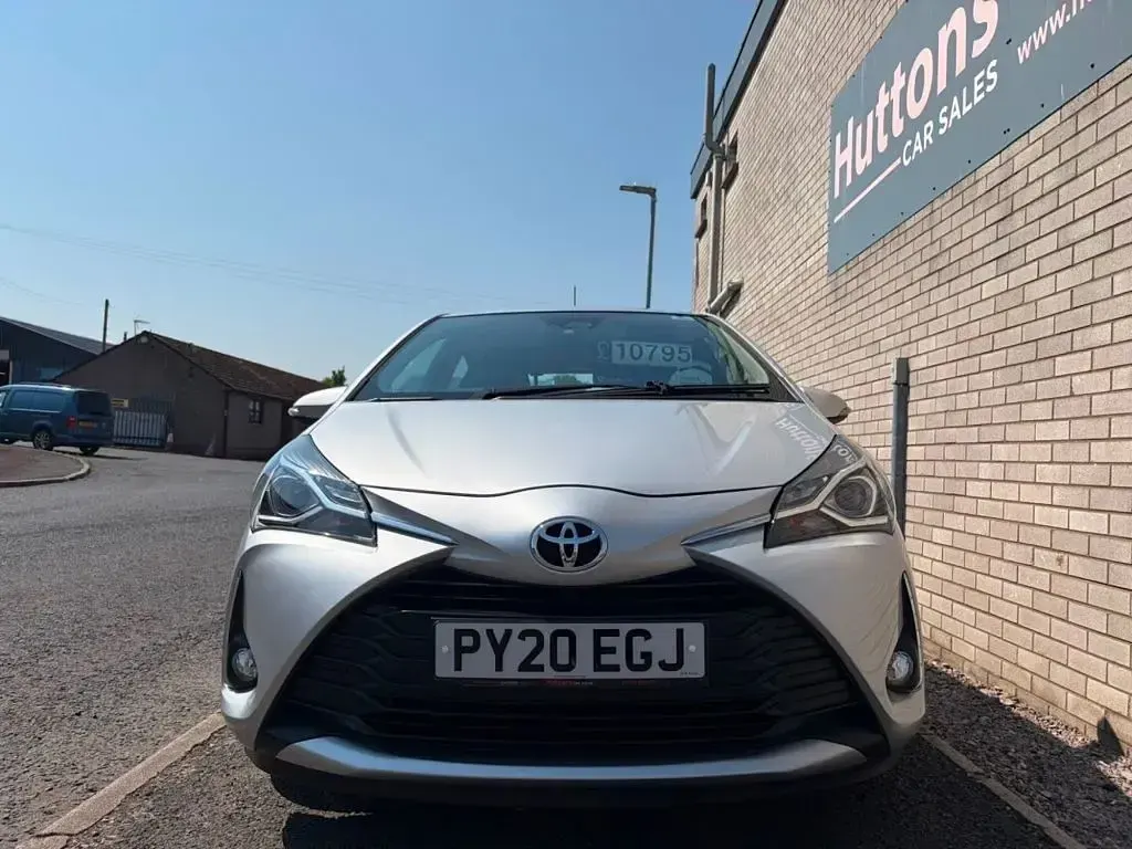 Used Toyota Yaris 111 HP (81 kW) 2020 Silver Hatchback