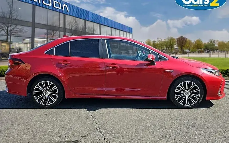 Used Toyota Corolla Design 122 HP (89 kW) 2022 Sedan