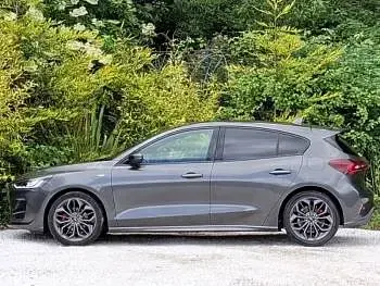 Used Ford Focus ST-Line 155 HP (114 kW) 2023 Grey Hatchback