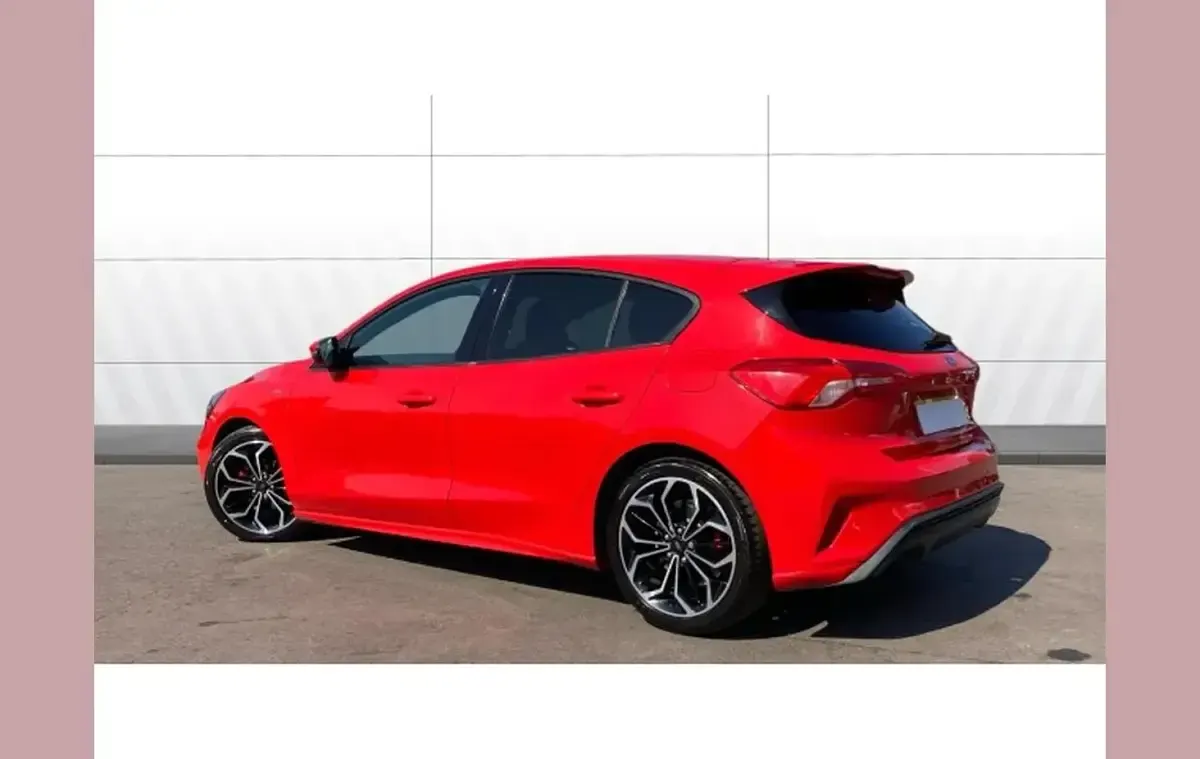 Used Ford Focus ST-Line X 120 HP (88 kW) 2021 Red Hatchback