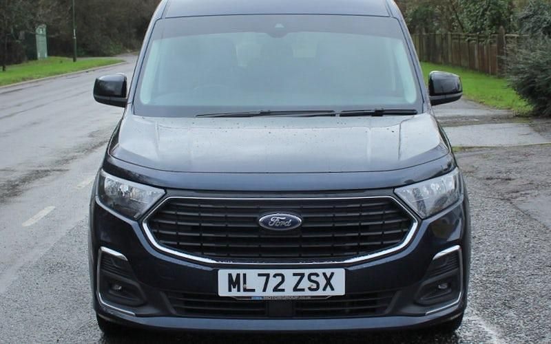 Used Ford Tourneo Titanium 122 HP (89 kW) 2025 Estate
