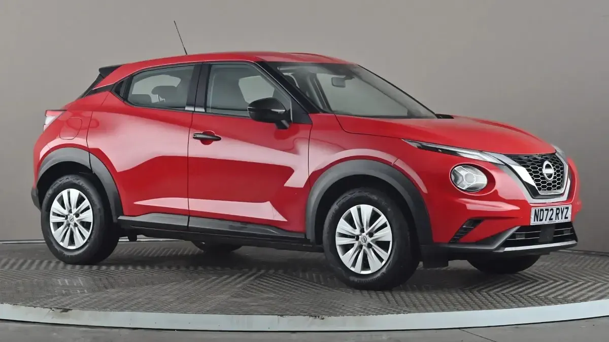 Usado Nissan Juke Visia 114 HP (83 kW) 2022 Vermelho SUV