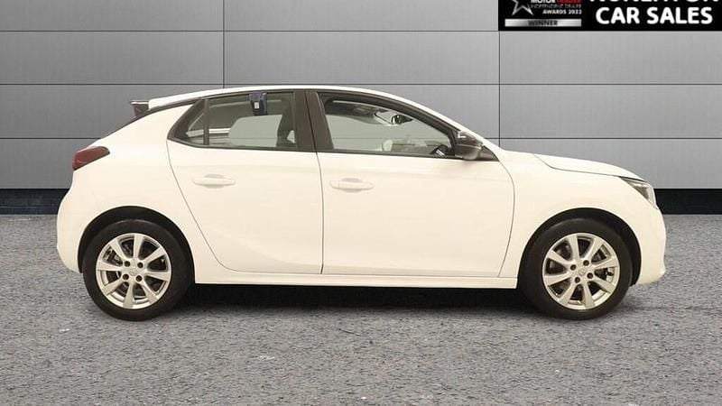 Used Vauxhall Corsa Design Edition 100 HP (73 kW) 2023 White Hatchback
