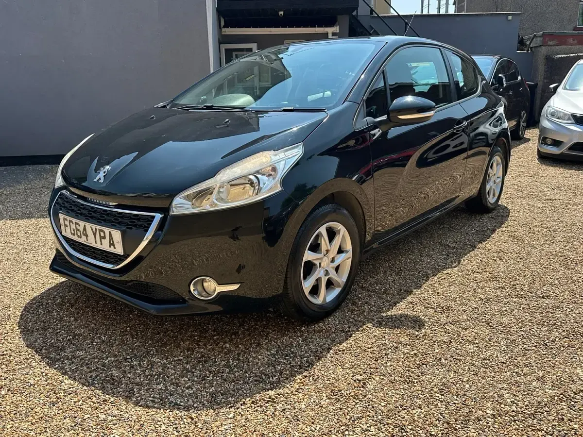 Used Peugeot 208 Active 82 HP (60 kW) 2014 Black Hatchback