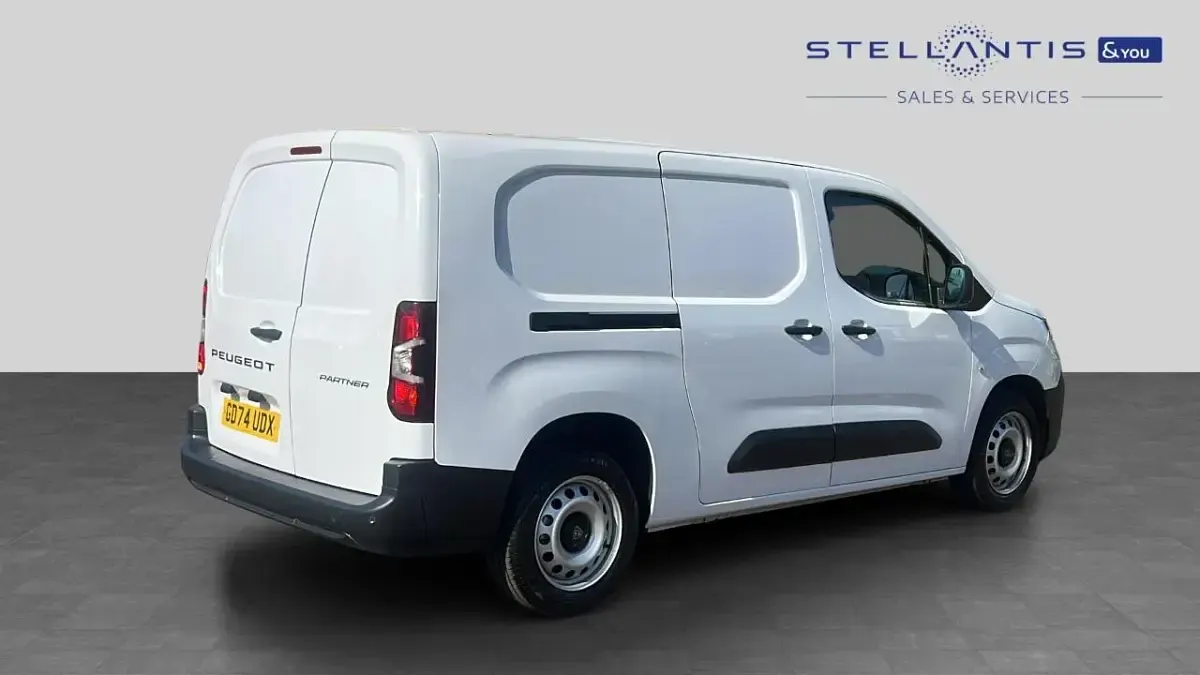 Second-hand Peugeot Partner 101 CP (74 kW) 2025 Alb Monovolum