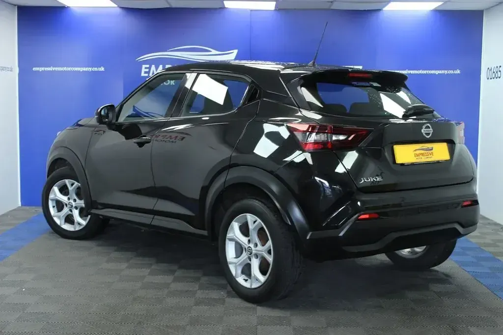 Used Nissan Juke Acenta 117 HP (86 kW) 2020 Black SUV