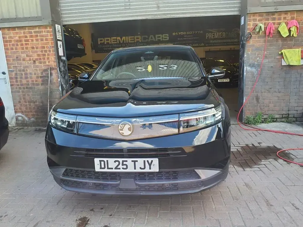 Used Vauxhall Grandland X Design Edition 136 HP (100 kW) 2025 Black SUV